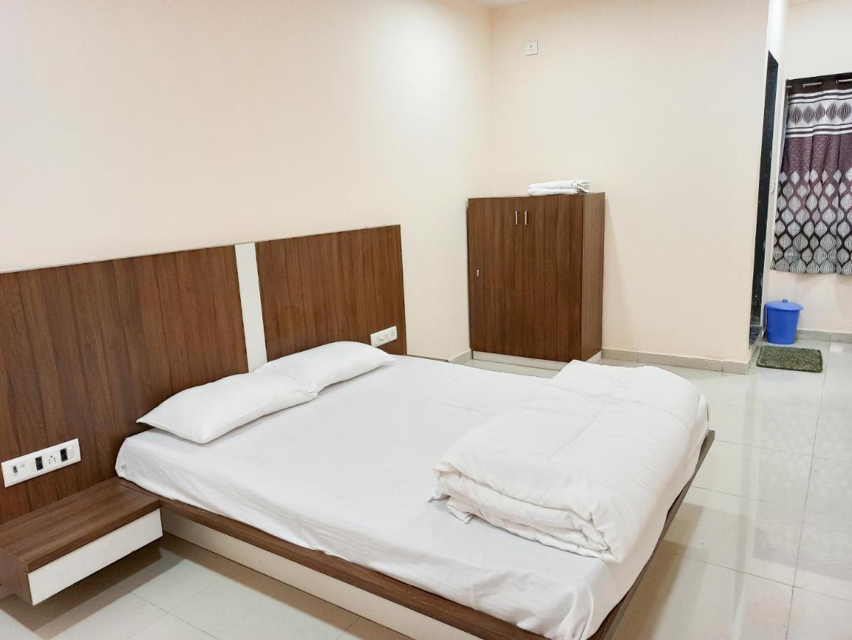 Hotel Plaza Inn Rajpipla Экстерьер фото