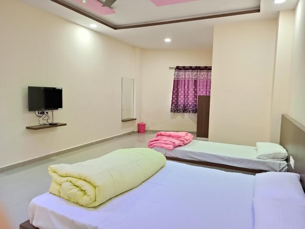 Hotel Plaza Inn Rajpipla Экстерьер фото
