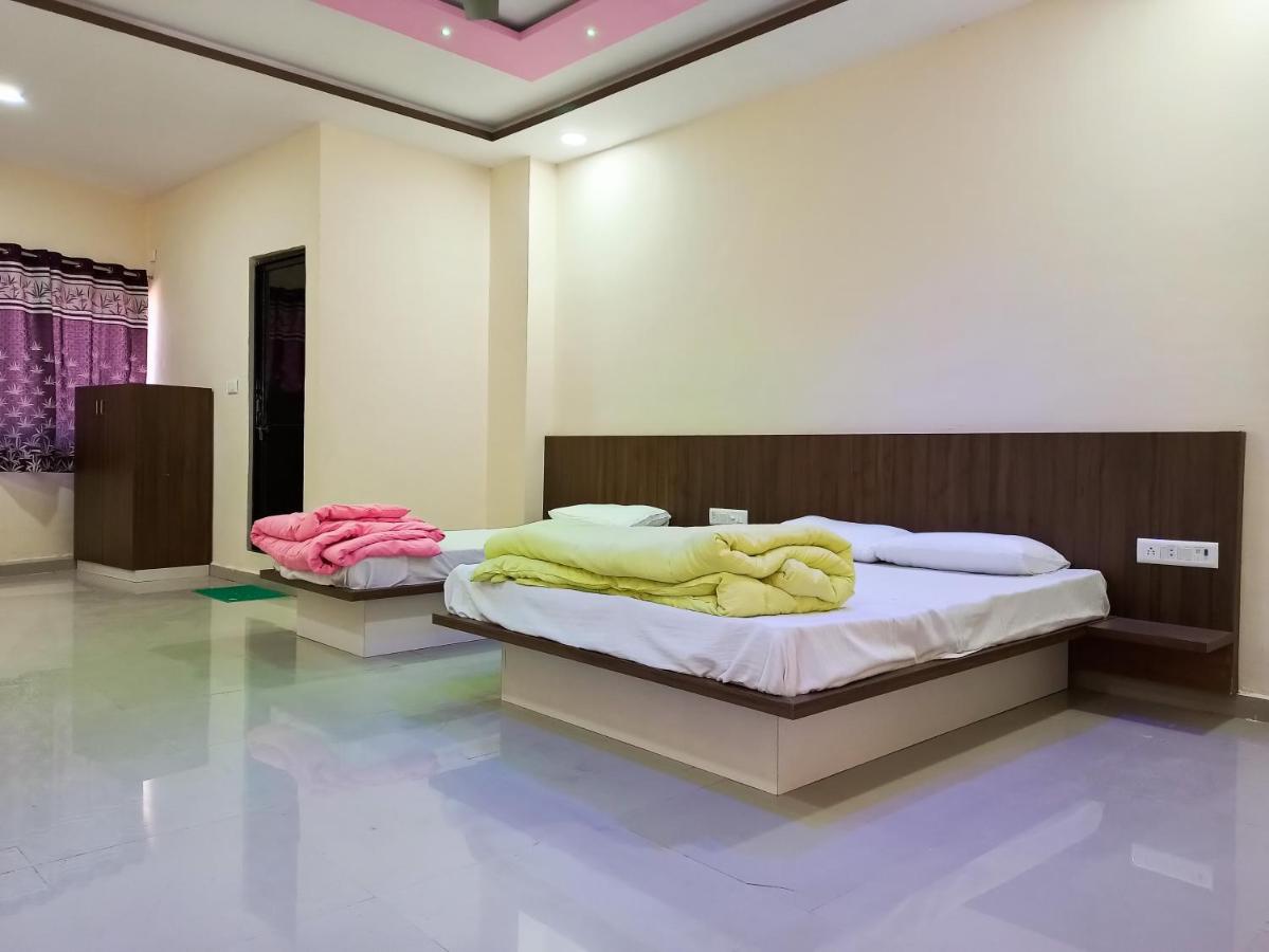 Hotel Plaza Inn Rajpipla Экстерьер фото