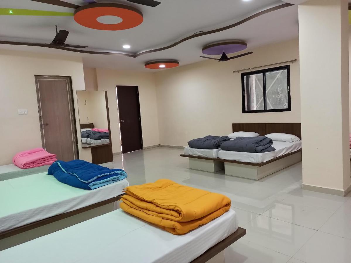 Hotel Plaza Inn Rajpipla Экстерьер фото