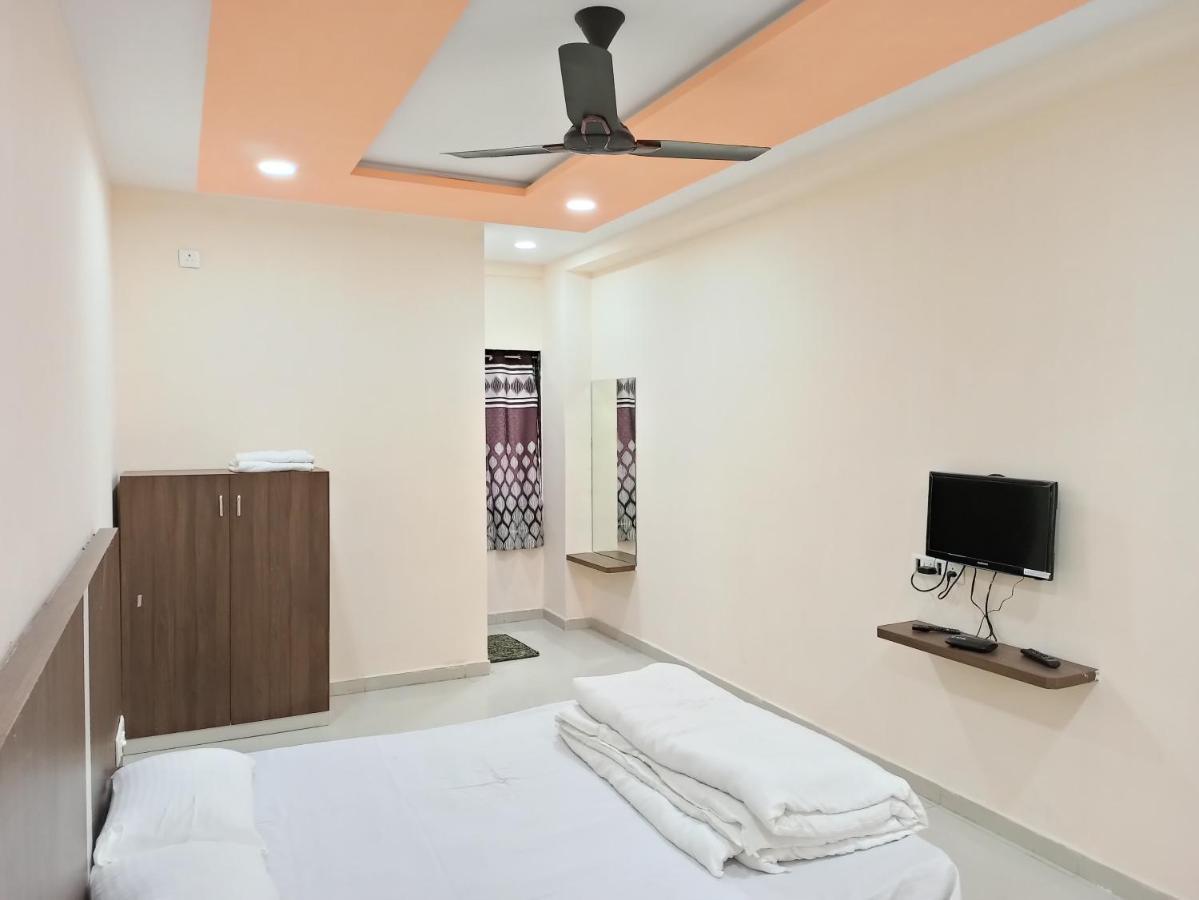 Hotel Plaza Inn Rajpipla Экстерьер фото